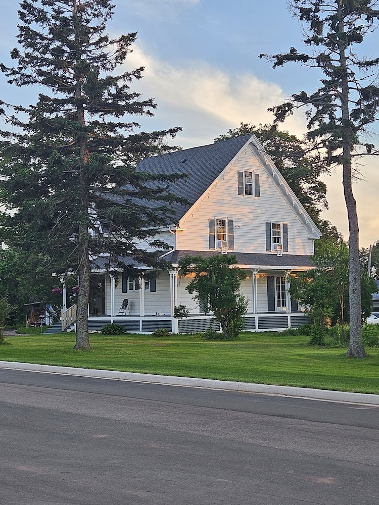 Sunflower Guest Suites — 4-Star Luxury Hotel in Summerside, Canada