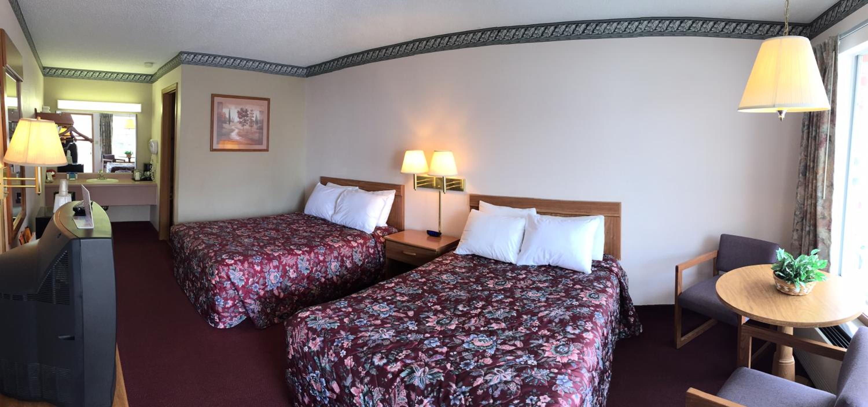 Twelve Oaks Inn - photo 13