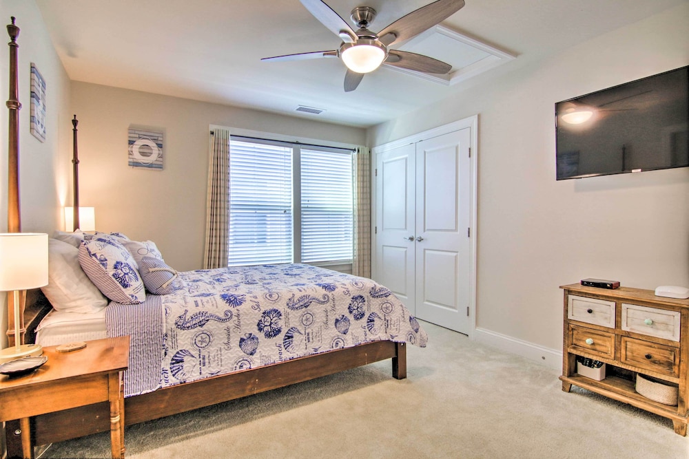 Resort Amenities & Screened Porch: Ocean View Home - photo 9