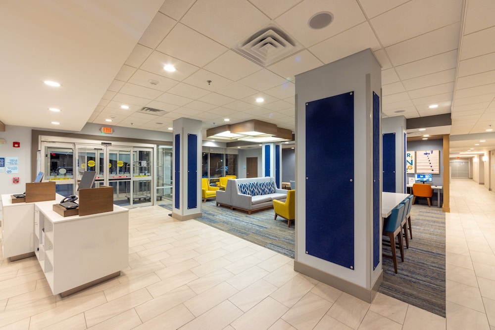 Holiday Inn Express & Suites Harrisonburg University Area by IHG - photo 6