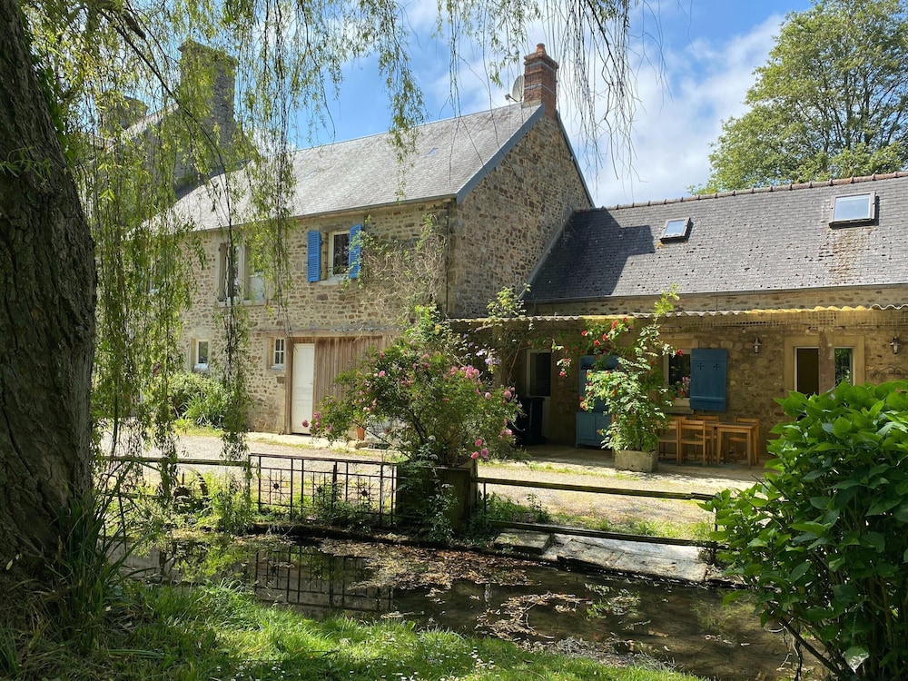 Cottage in Normandy Near Barneville carteret — 4-Star Luxury Hotel in Saint-Sauveur-Le-Vicomte, France