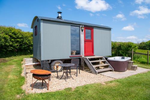The Big Cwtch Shepherd’s Hut in Kidwelly, United Kingdom