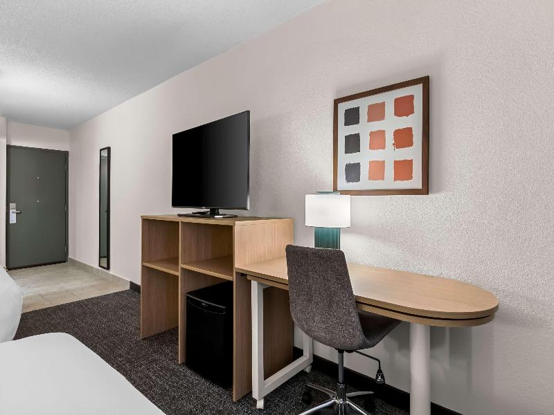 Best Western Plus Philadelphia Bensalem Hotel - photo 25