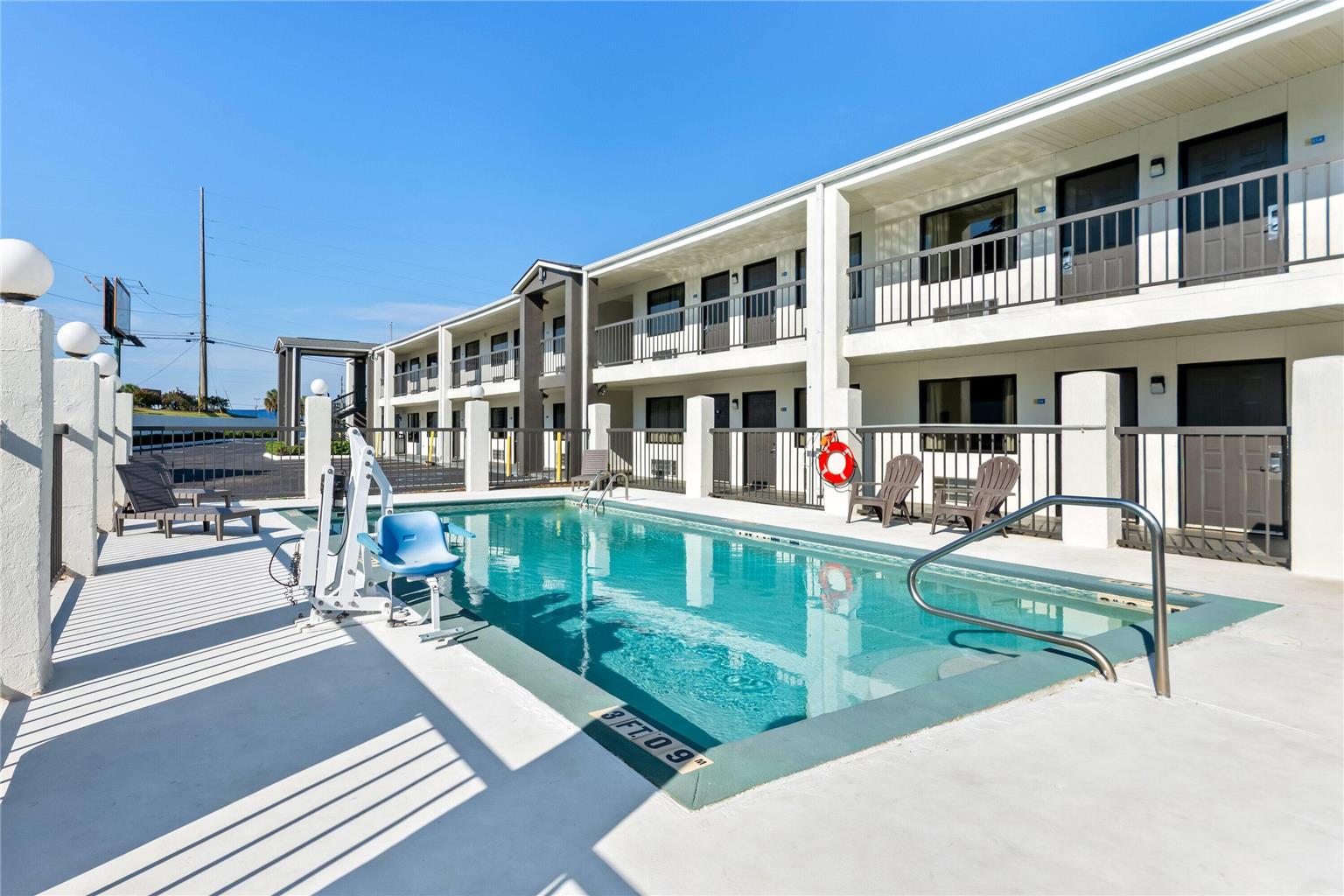 Days Inn by Wyndham Enterprise - photo 9