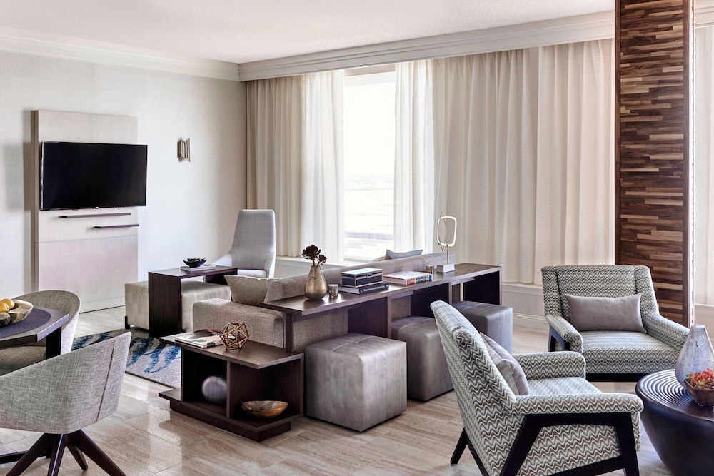 Los Angeles Airport Marriott - photo 19