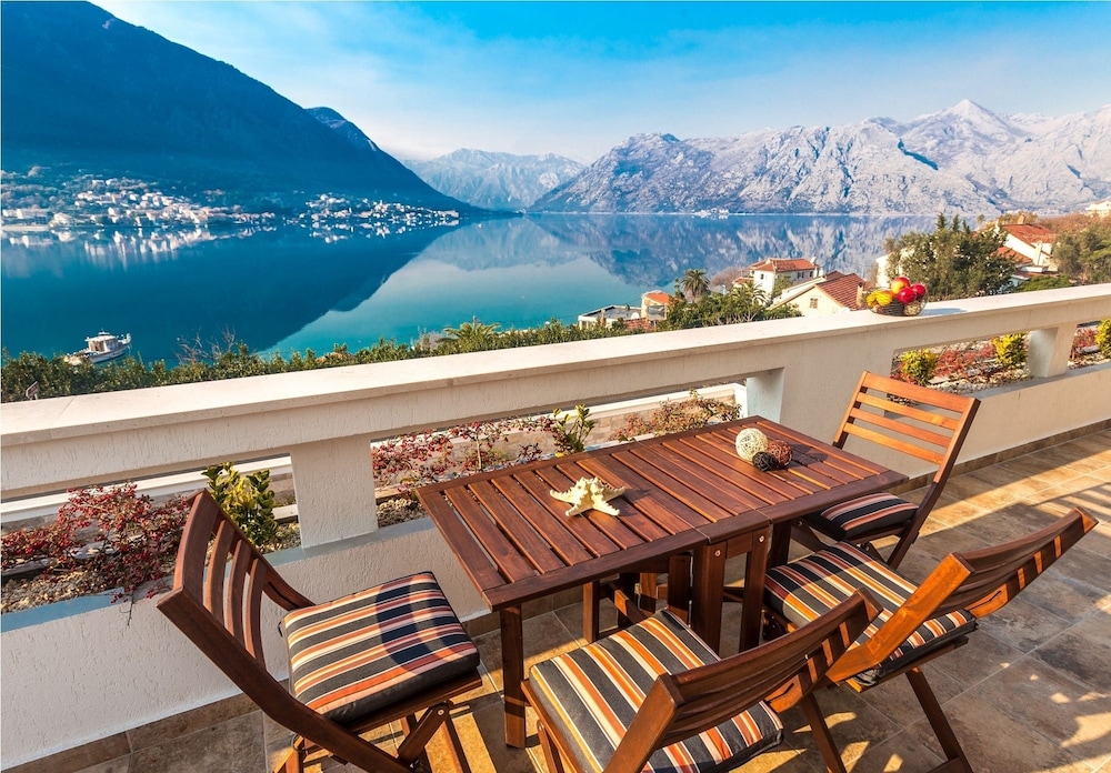 Villa Rossa — 4-Star Luxury Hotel in Kotor, Montenegro
