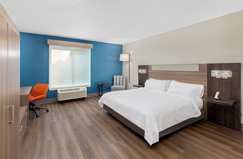 Holiday Inn Express Hotel Ooltewah Springs Chattanooga by IHG - photo 14