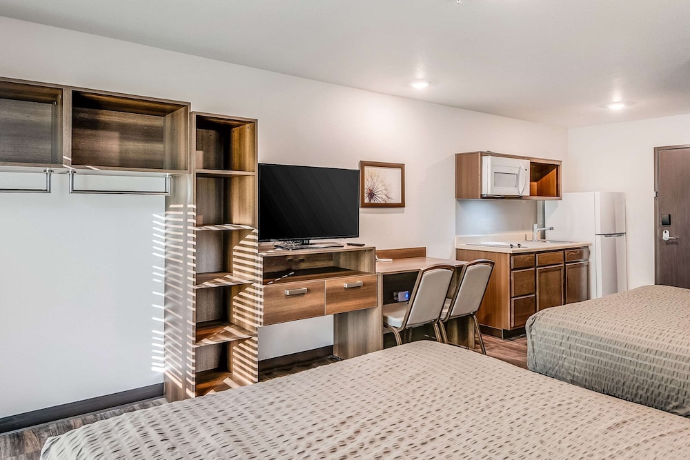 Woodspring Suites West Des Moines - photo 25