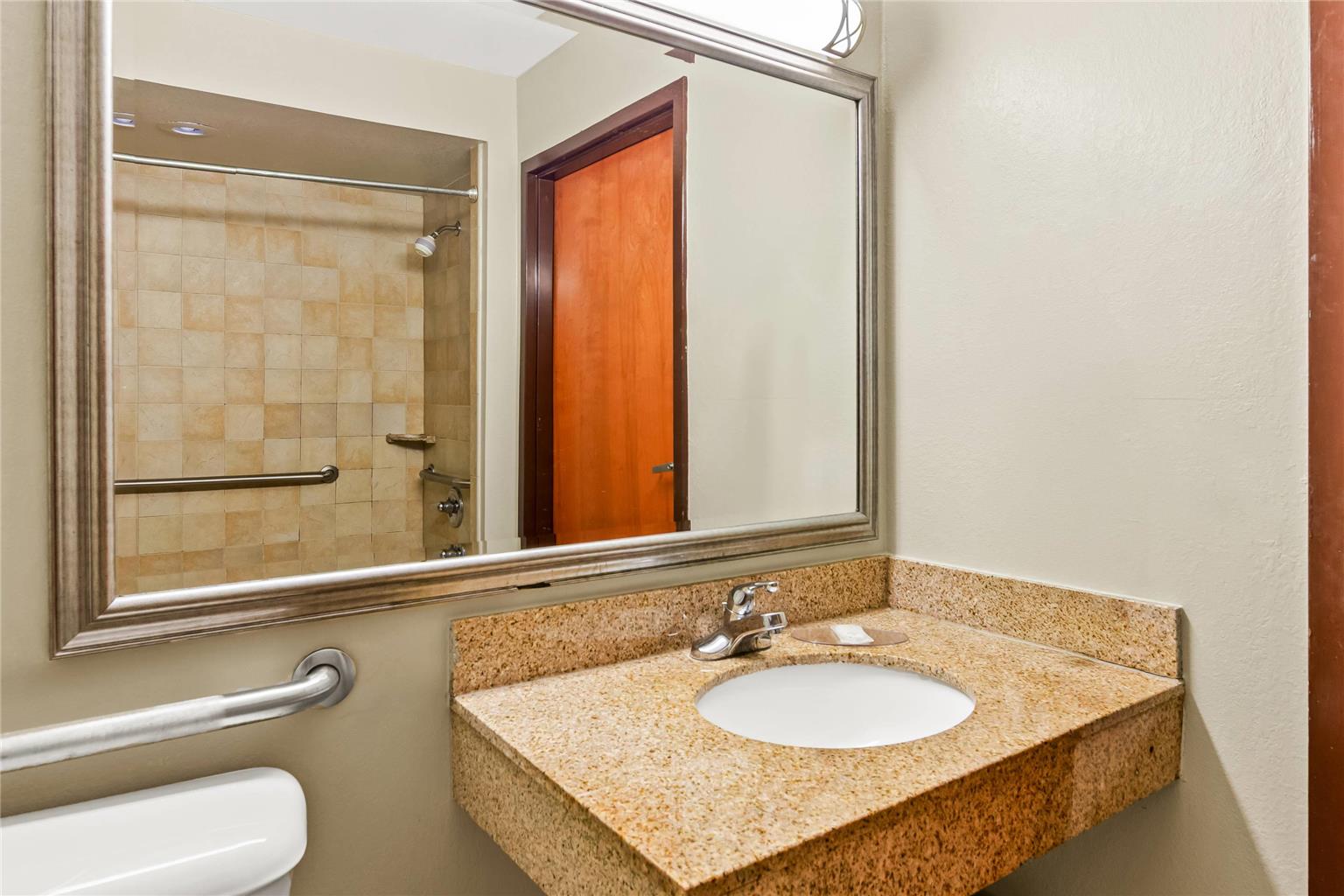 Econo Lodge Mt Hope Beckley North - photo 25
