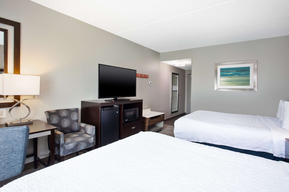Hampton Inn & Suites Columbia Southeast Ft. Jackson - photo 9