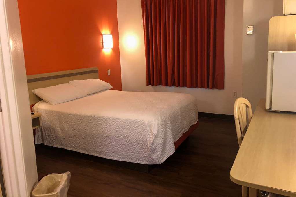 Sleep Inn & Suites Pigeon Forge Downtown - photo 16