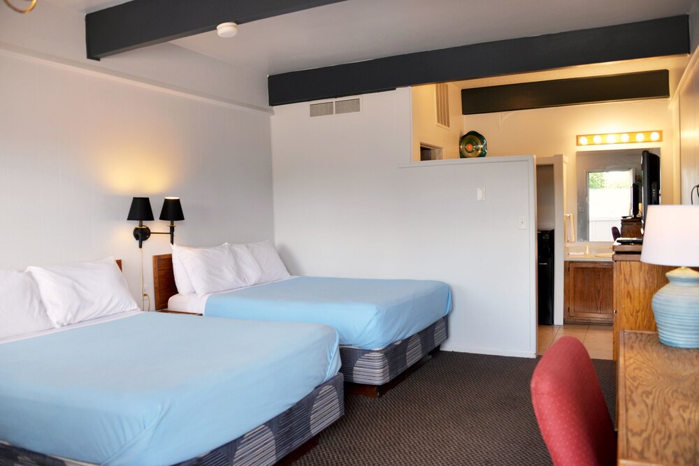 The Oakwood Inn - featured photo