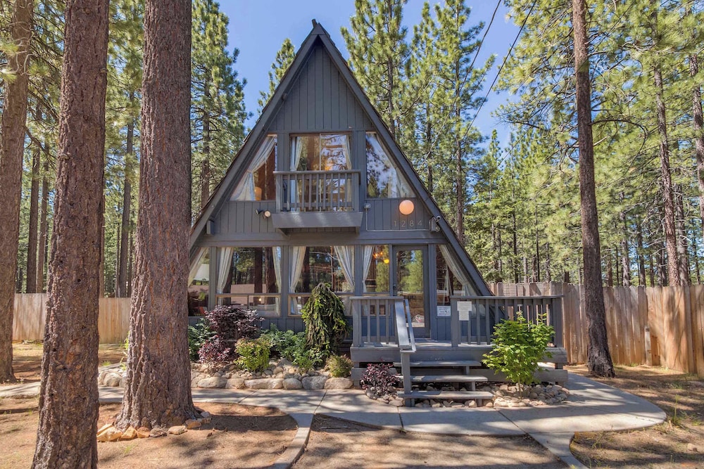 Heavenly Hollow — 4-Star Luxury Hotel in South Lake Tahoe, United States
