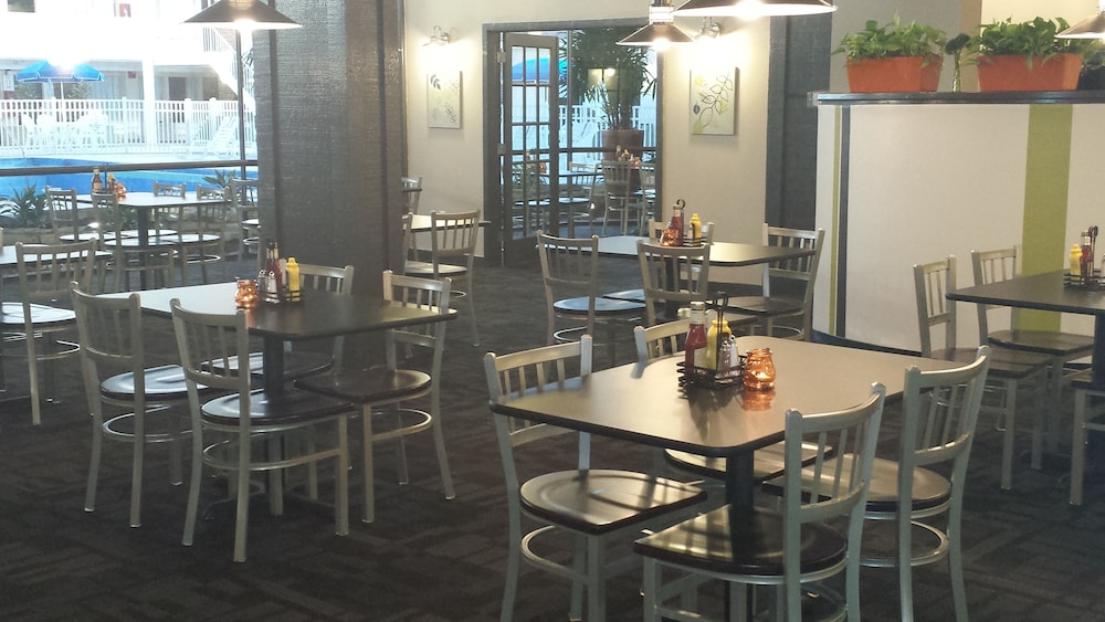 Garden Hotel and Conference Center - photo 14