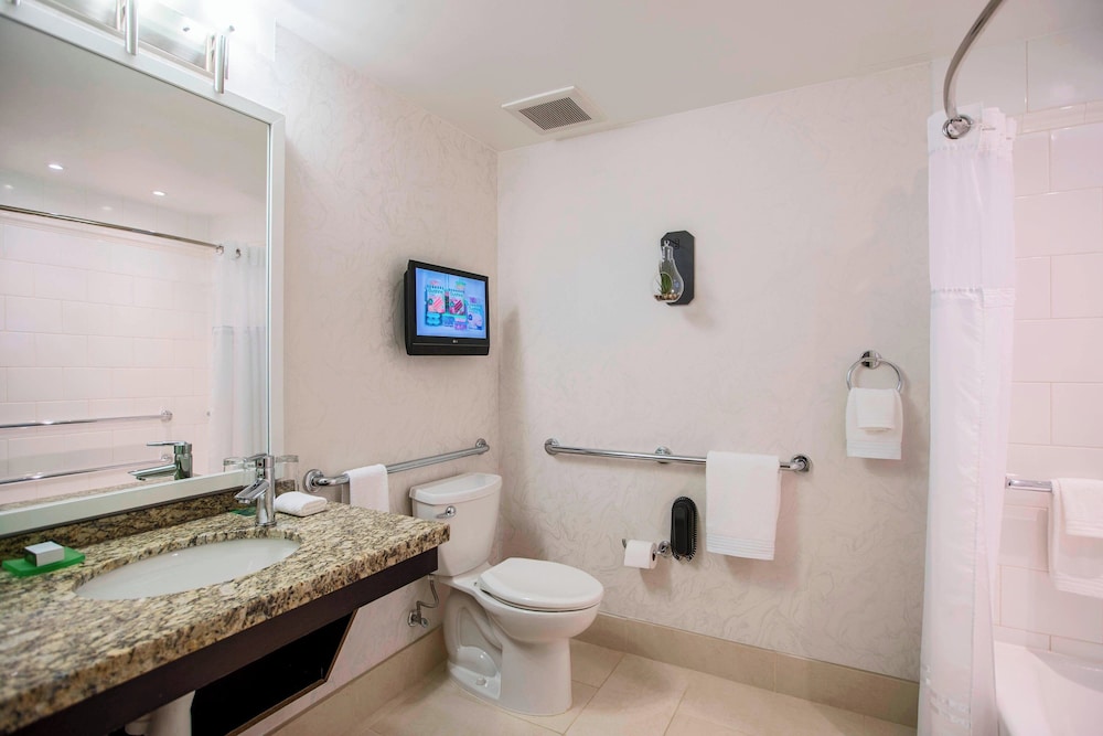 Renaissance Raleigh North Hills Hotel - photo 35