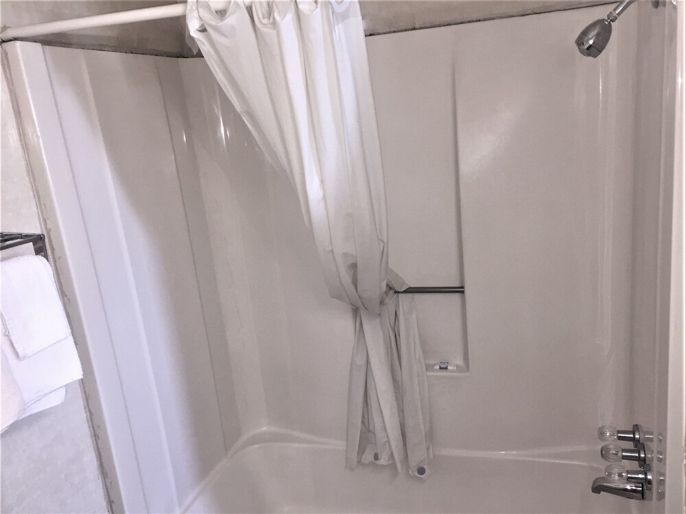 Economy Inn Lawton - photo 29