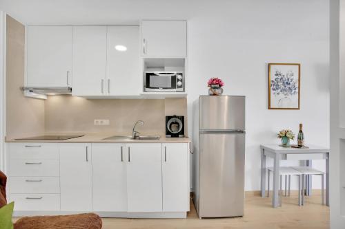 Nice studio Bart 50 meters from Playa Las Vistas — 4-Star Luxury Hotel in Arona, Spain