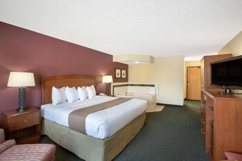 AmericInn by Wyndham Kearney - photo 14