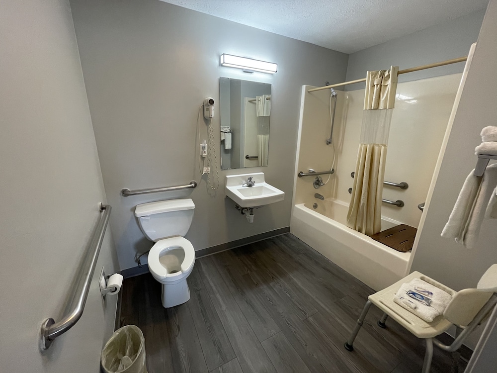 Embassy Inn - photo 14