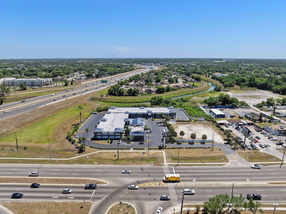 Baymont by Wyndham Orlando East - photo 54