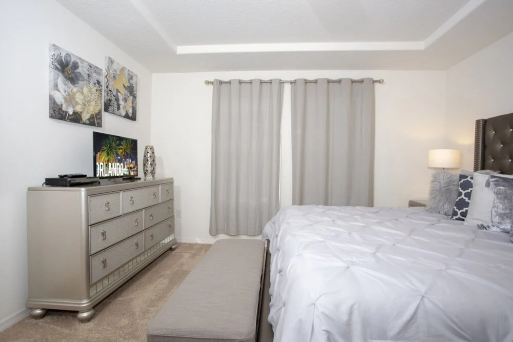 Amazing 4 beds with private pool near Disney - photo 4