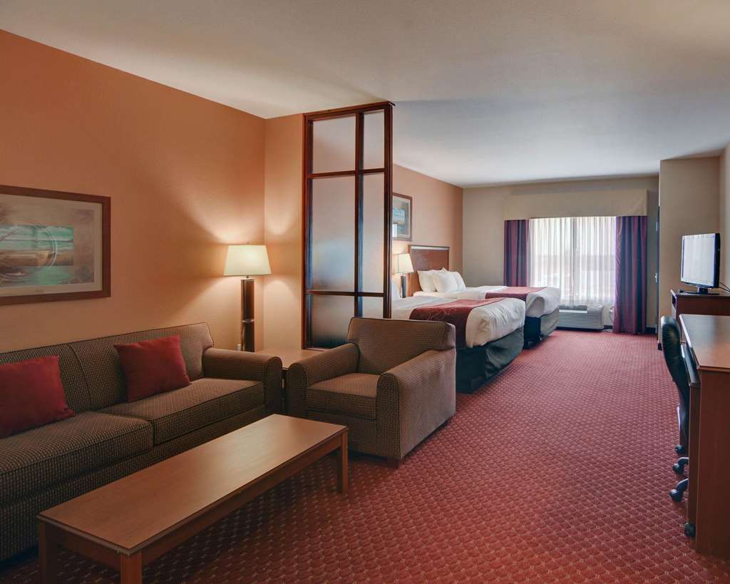 Quality Suites Near Cedar Creek Lake - photo 14
