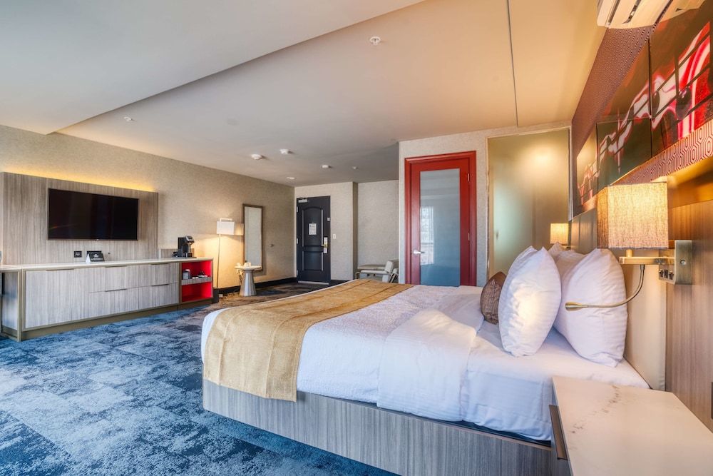 Best Western Premier NOHO Inn - photo 92