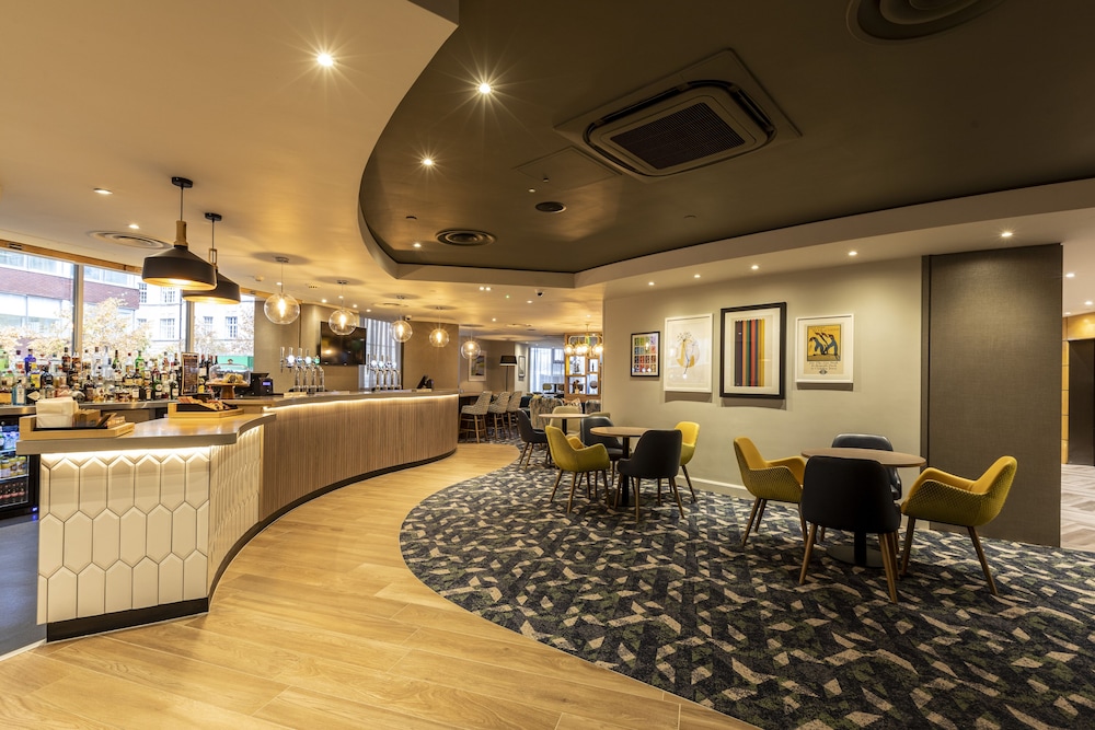 מזון ומשקאות