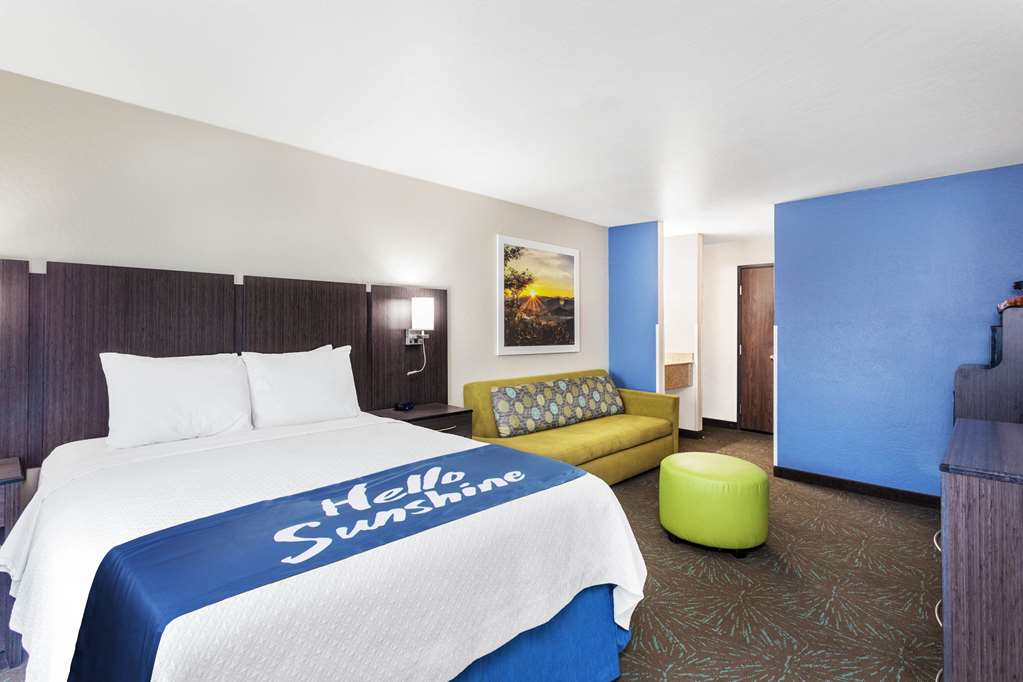Days Inn & Suites by Wyndham East Flagstaff - photo 19