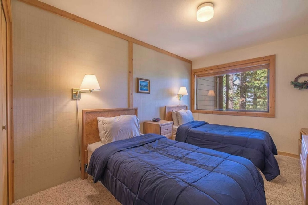 Hawk's Eye by Avantstay Cozy Condo w Views & Access to Northstar Resort Community - photo 16