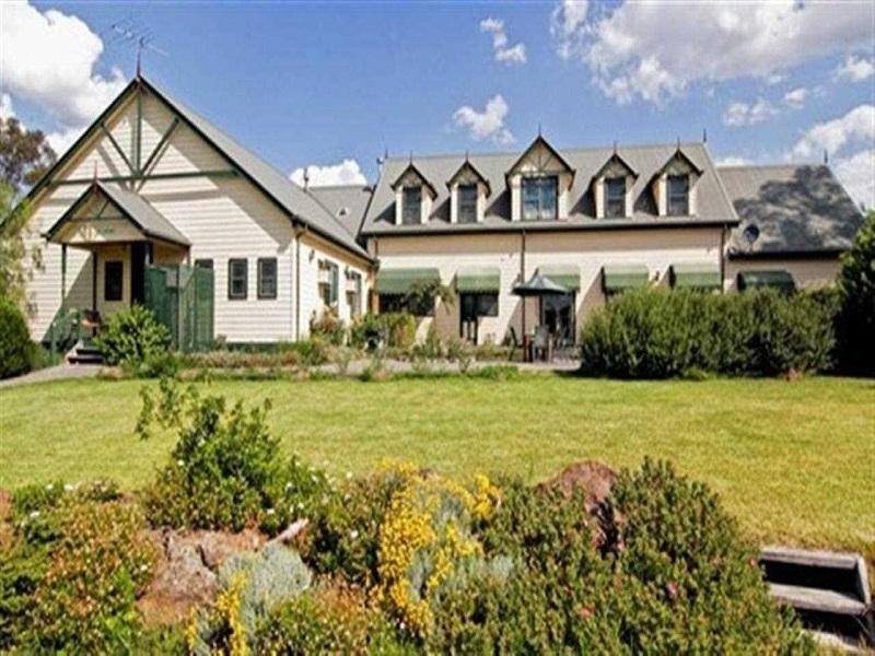 Melba Lodge — 4-Star Luxury Hotel in Melbourne, Australia