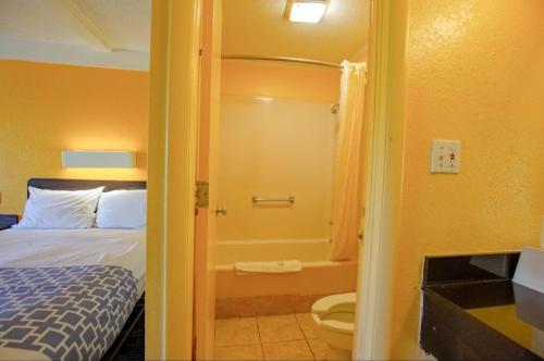 Kings Inn Michigan - photo 10