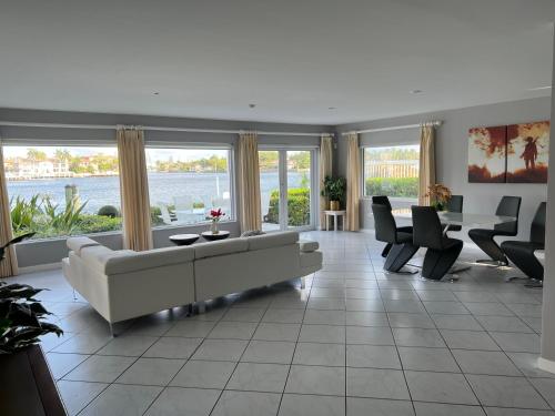 Waterfront Studio Pool Beach Intercostal 5 - photo 27