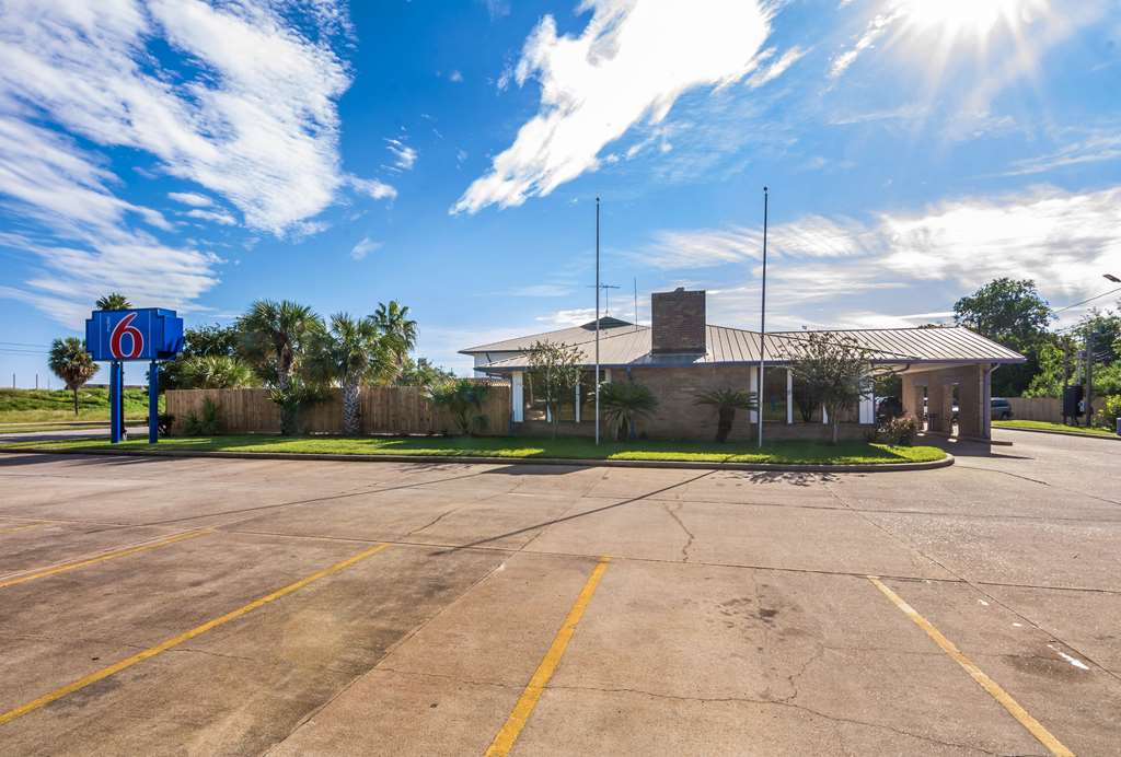Motel 6 Freeport TX - photo 6