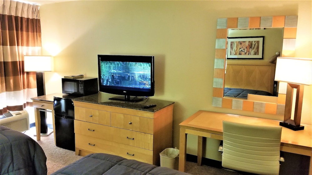 Madison Inn and Suites - photo 9