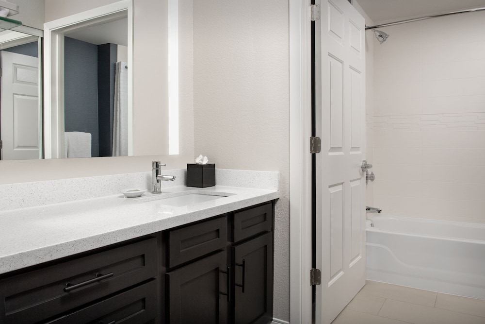 Residence Inn by Marriott Phoenix Airport - photo 24