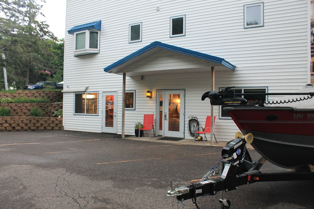 Viking Bay Resort & Lodge - photo 22