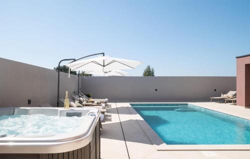 Gorgeous Home In Vrsi With Wifi — Vrsi — photo 2