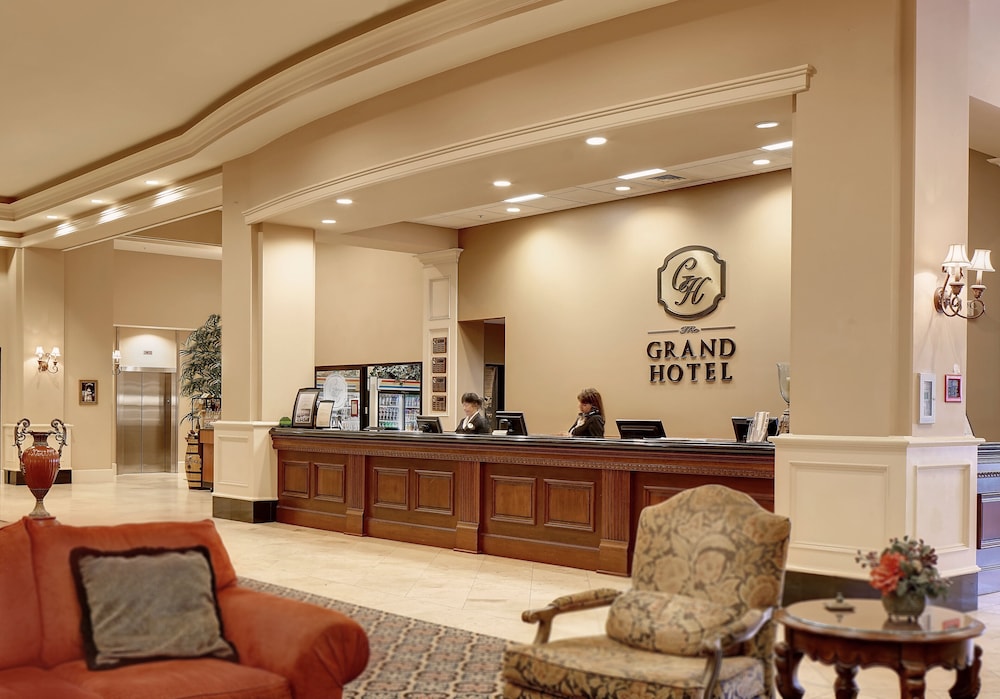 The Grand In Salem Hotel - photo 5