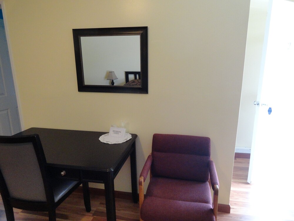 Elm Tree Motel - photo 10