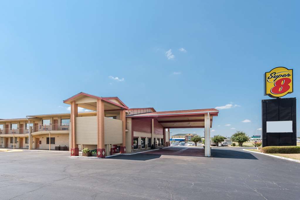 Super 8 by Wyndham Waco Mall area TX - photo 2