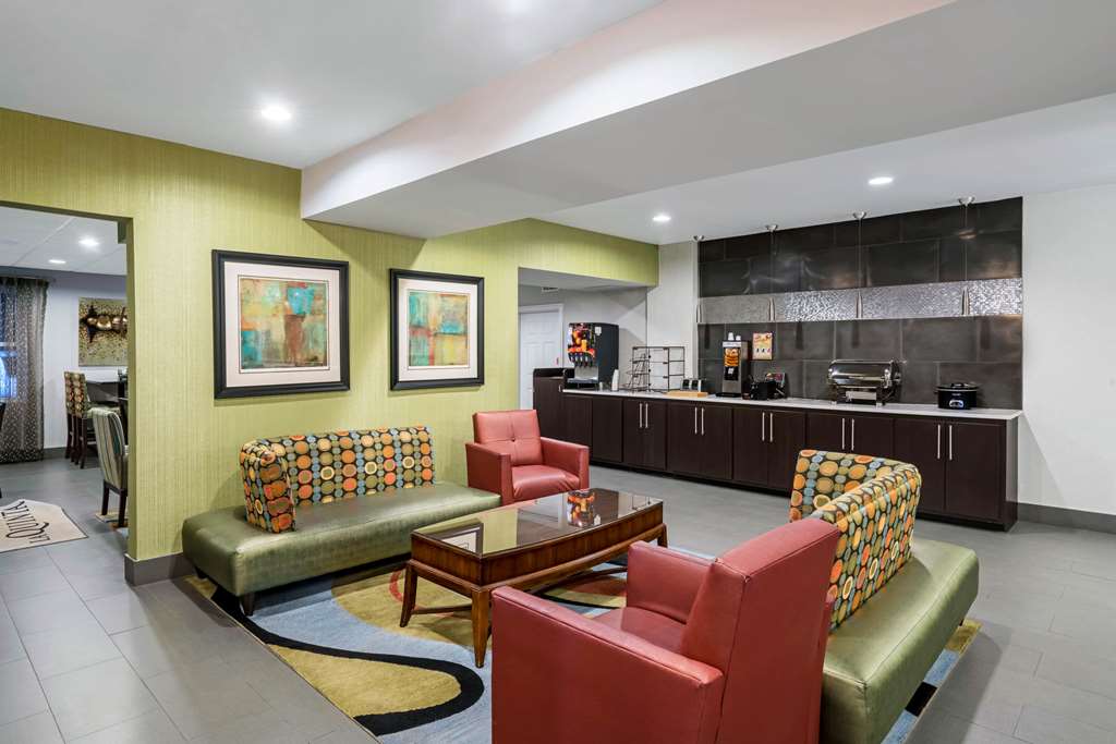 La Quinta Inn & Suites by Wyndham Lebanon - photo 6
