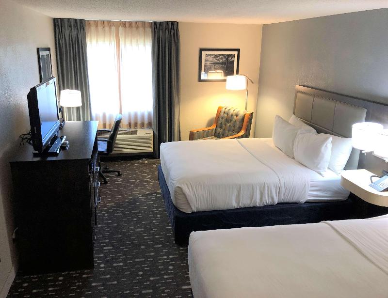 Wingate by Wyndham Auburn - photo 17