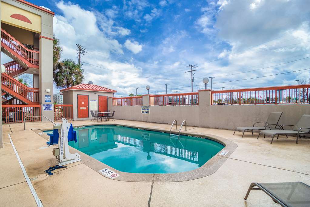 Quality Inn & Suites Ft. Jackson Maingate - photo 29