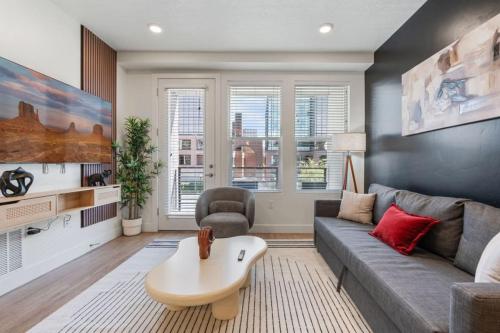 Cozy 1BR w Parking Near Temple Sq & Delta Ctr — 4-Star Luxury Hotel in Salt Lake City, United States