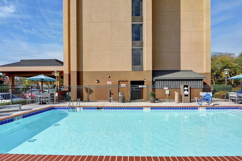 Hampton Inn Charlotte Gastonia - photo 35