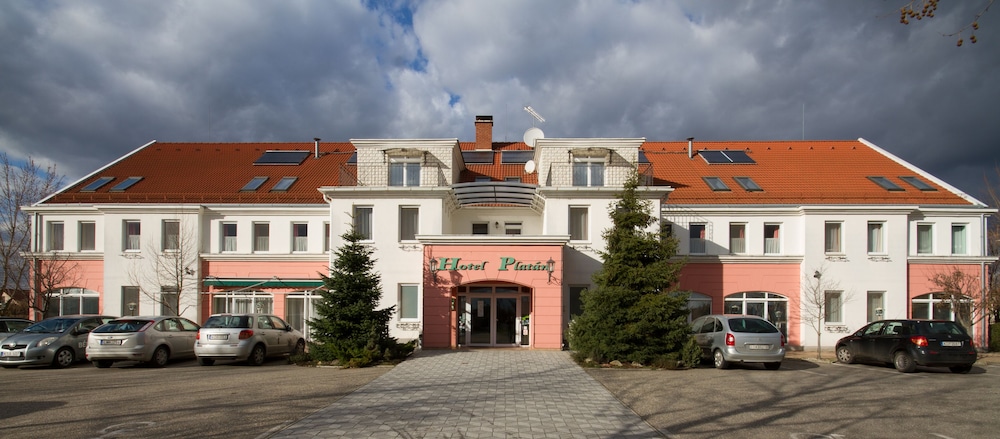 Platan Hotel — hotel in Debrecen