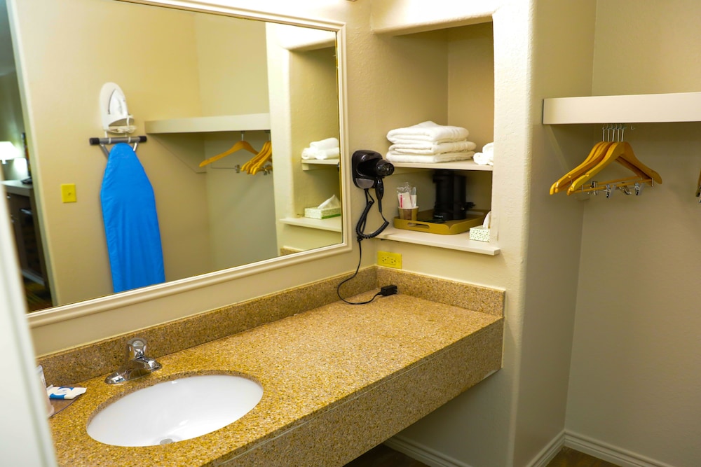 Wintergarden Inn - photo 19