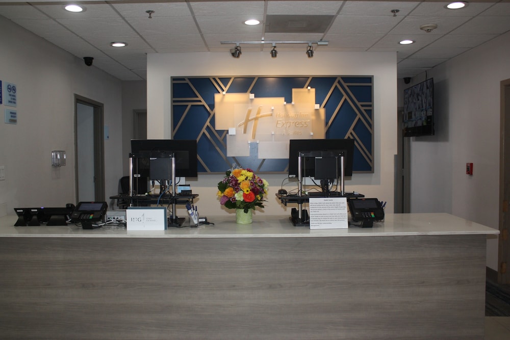 Holiday Inn Express Hotel & Suites Shamrock North by IHG - photo 86