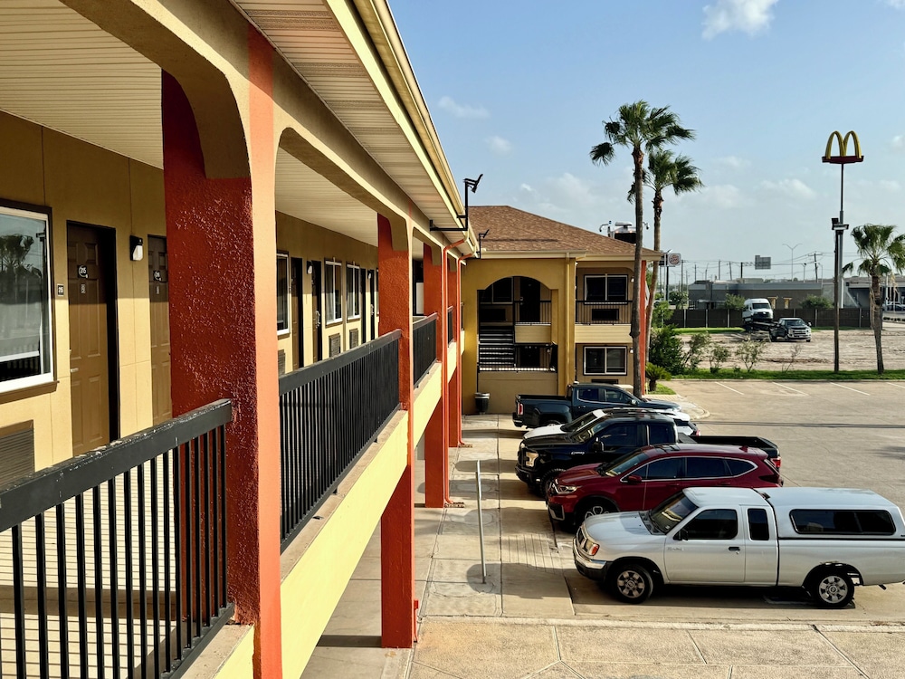 Texas Inn and Suites City Center at University Dr. - photo 56